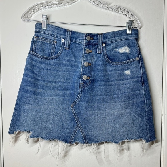 Madewell Rigid Denim A-Line Mini Skirt in Hughes Wash: Button-Front Edition 27 - Picture 4 of 16